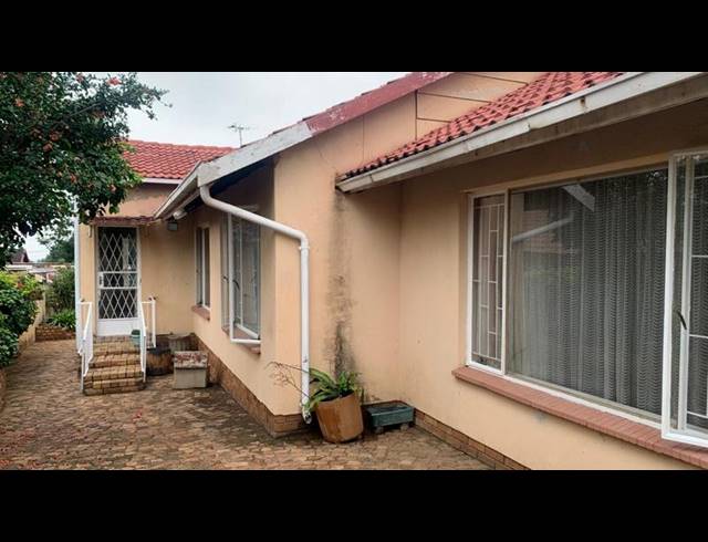 3 BEDROOM HOUSE FOR SALE IN SOUTH HILLS